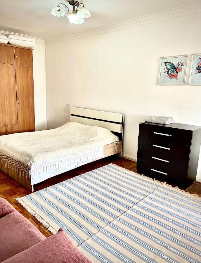 Cozy 2 Rooms Apartment In The Center, Free Wifi Dushanbe Esterno foto